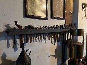 Den gamle dampmaskine og værktøj til vedligeholdelse af maskinen Bøtø Nor gl Pumpestation